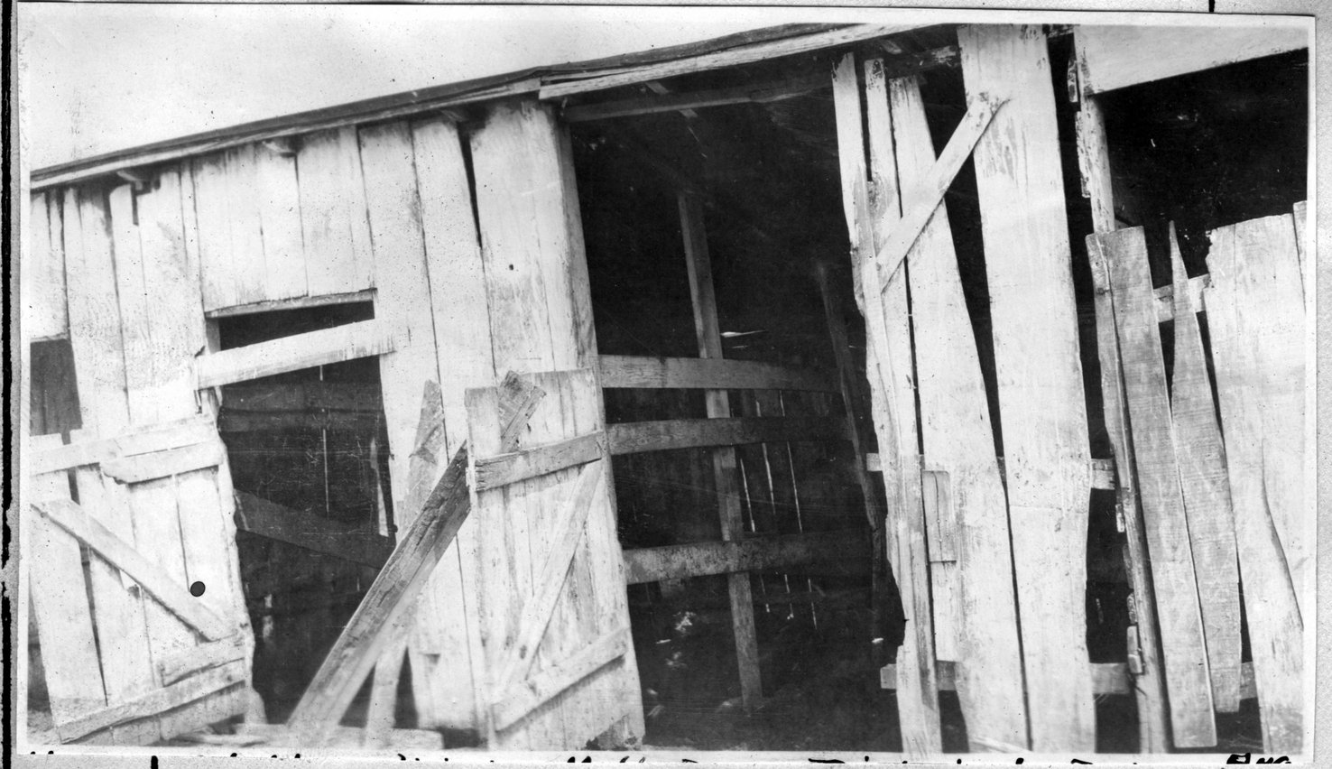 013~W. L. Pinkston Horse Stall Aug 1920.jpg